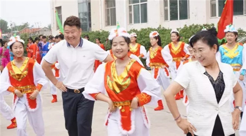 “温暖更骄傲” 蒙古中学德邻书屋落成