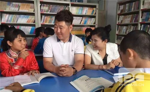 “温暖更骄傲” 蒙古中学德邻书屋落成