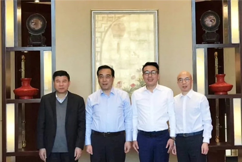 绿叶国家级盐城经开区1000亩用地正式签约,盐城市委书记王荣平、市长戴源亲切接见徐建成董事长和李仙霖总裁
