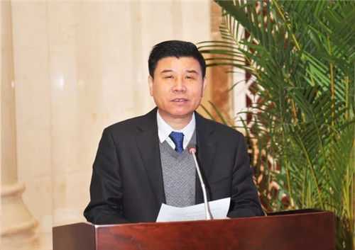 绿叶国家级盐城经开区1000亩用地正式签约,盐城市委书记王荣平、市长戴源亲切接见徐建成董事长和李仙霖总裁