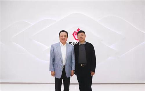 昆明市发改委主任李肇圣莅临理想,对市人大代表焦家良《建议把昆明打造成“健康中国”的领军城市》议案调研