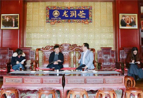昆明市发改委主任李肇圣莅临理想,对市人大代表焦家良《建议把昆明打造成“健康中国”的领军城市》议案调研