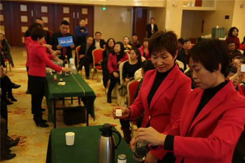 金日(中国)“赢在金日•聚焦巅峰”新疆分公司健康与财富论坛隆重召开