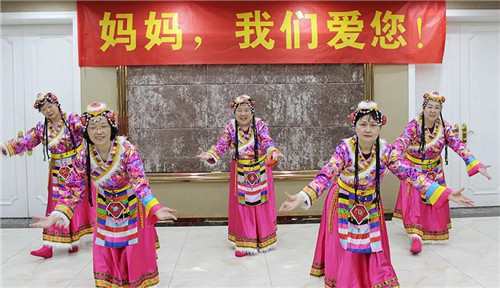 权健江苏分公司举办“妈妈,我们爱您”关爱失独老人公益活动