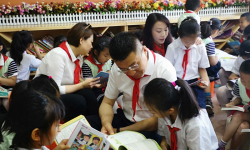 太阳神德邻书屋落户内蒙古敕勒川绿地小学