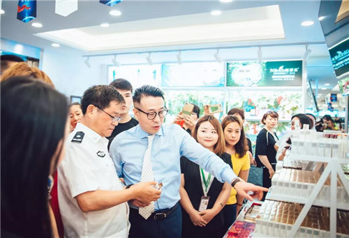 绿叶与警方合作!绿叶警务中心店(盐城店)盛大开业!并将在全国各地推广绿叶警务中心店发展!