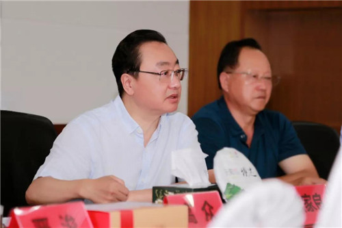 元阳县党政代表团莅临龙润和理想开展产业扶贫讨论会