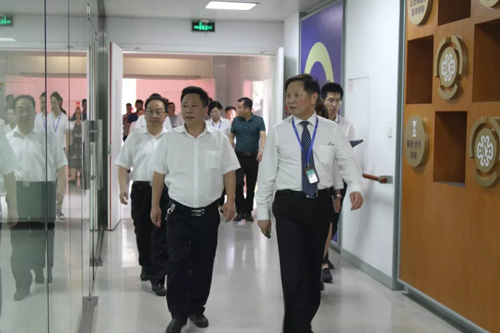 常州市武进区雪堰镇党政办主任考察隆力奇