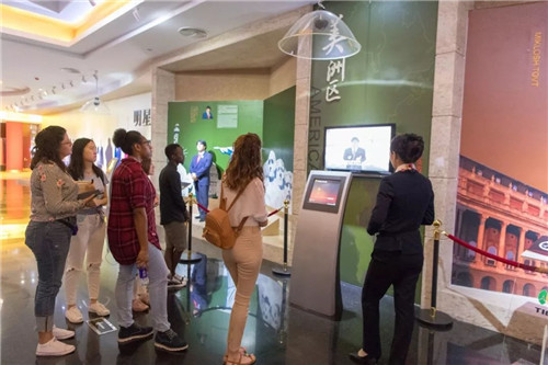 环球时报外媒记者团访问天狮集团