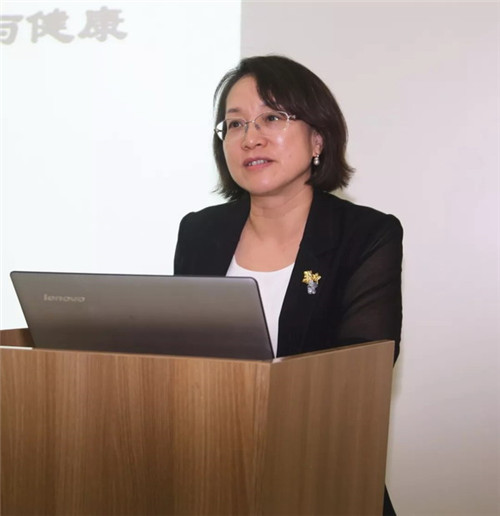 清华大学李蓬在隆力奇研讨大健康科研项目