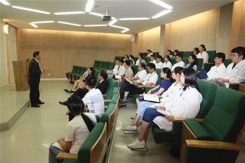 清华大学李蓬在隆力奇研讨大健康科研项目