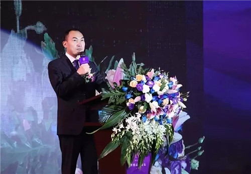 第二届世界(中国)新零售行业舆情高峰论坛暨年度颁奖盛典隆重召开