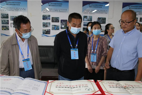 全省非公企业职工活动阵地建设观摩团一行莅临金诃藏药现场观摩