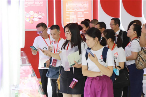 “心有理想·聚力前行 ——2020年专卖店店主培训会”在昆隆重举行