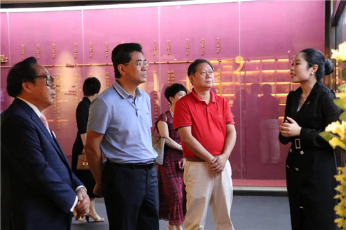 暨南大学党委书记林如鹏一行莅临金科伟业(中国)有限公司考察指导