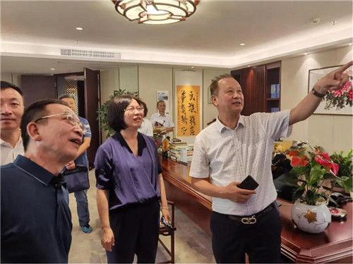 宁夏吴忠市副市长宋海燕一行莅临安发生物参观考察