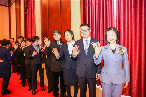 安享荣耀 燃爆未来——安然纳米营销表彰大会隆重开启!